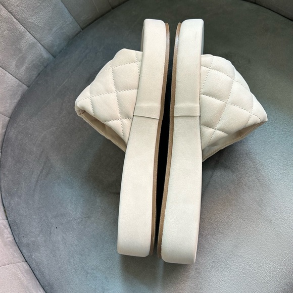 Shushop Quilted Slip On Slides - size 6 shu shop - Picture 6 of 9